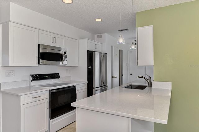 31 OAKLAND HILLS COURT, Rotonda West, FL 33947