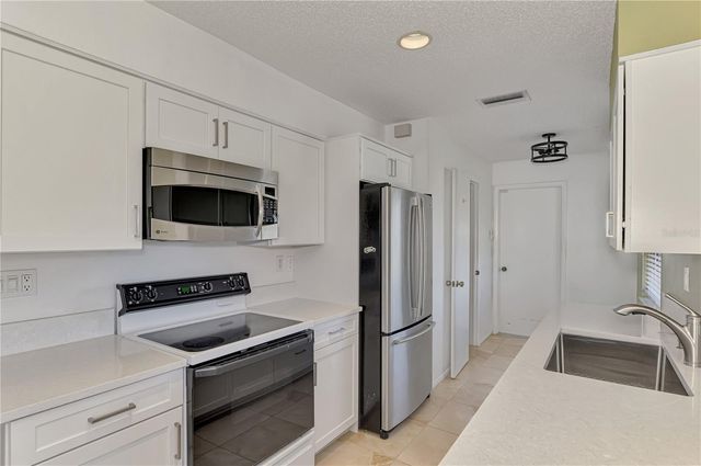 31 OAKLAND HILLS COURT, Rotonda West, FL 33947