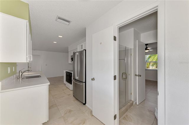 31 OAKLAND HILLS COURT, Rotonda West, FL 33947