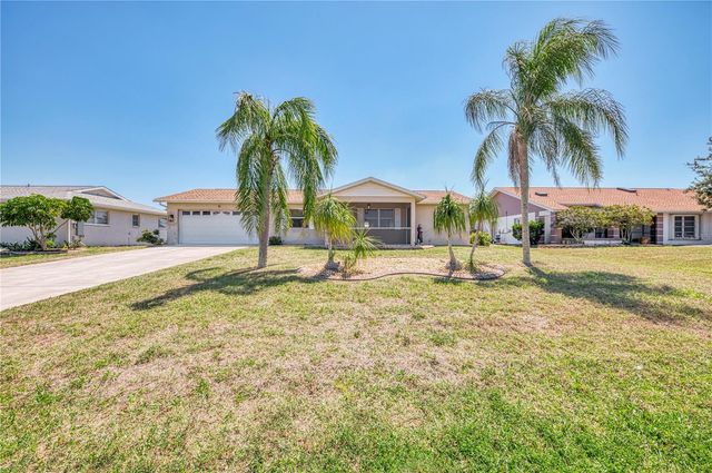31 OAKLAND HILLS COURT, Rotonda West, FL 33947