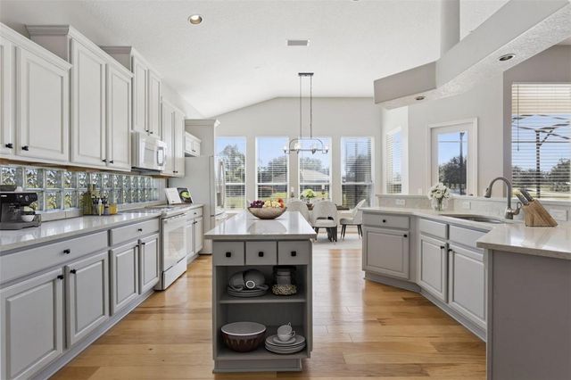 23518 OAK PRAIRIE CIRCLE, Sorrento, FL 32776