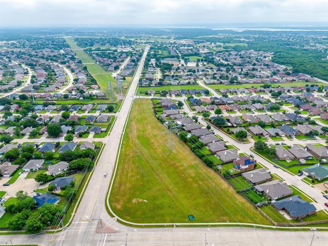1300 Southeast Parkway, Arlington, TX 76018