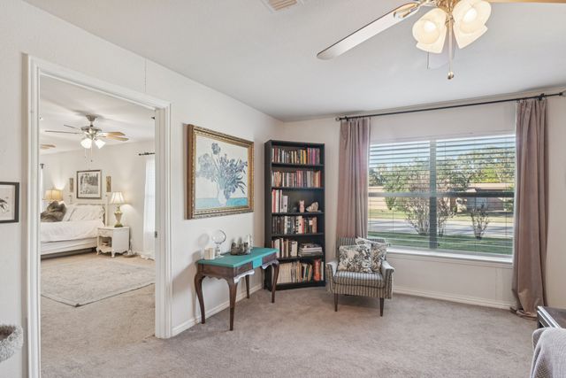 1202 Hopkins Drive, Denton, TX 76205