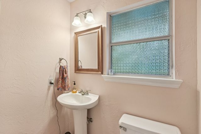 1202 Hopkins Drive, Denton, TX 76205