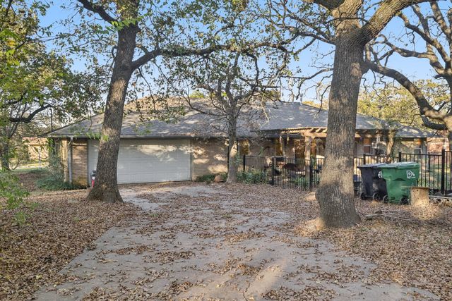 1202 Hopkins Drive, Denton, TX 76205