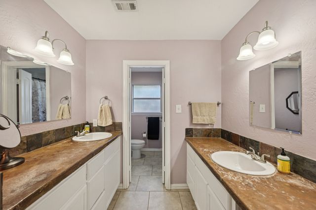 1202 Hopkins Drive, Denton, TX 76205