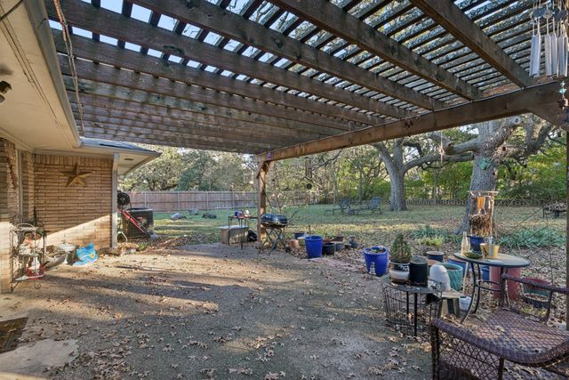 1202 Hopkins Drive, Denton, TX 76205