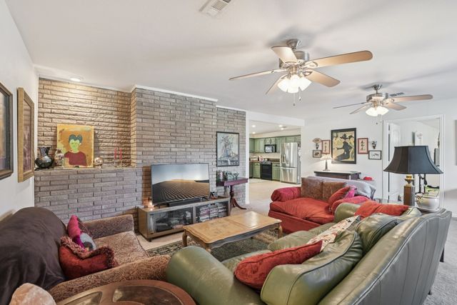 1202 Hopkins Drive, Denton, TX 76205