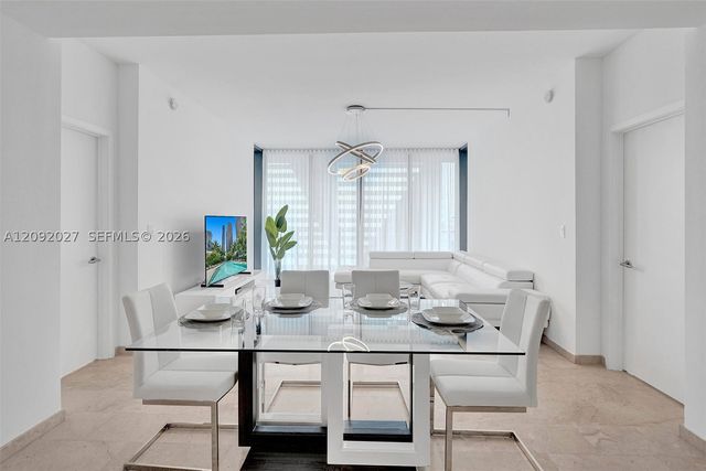 88 SW 7th St 910, Miami, FL 33130