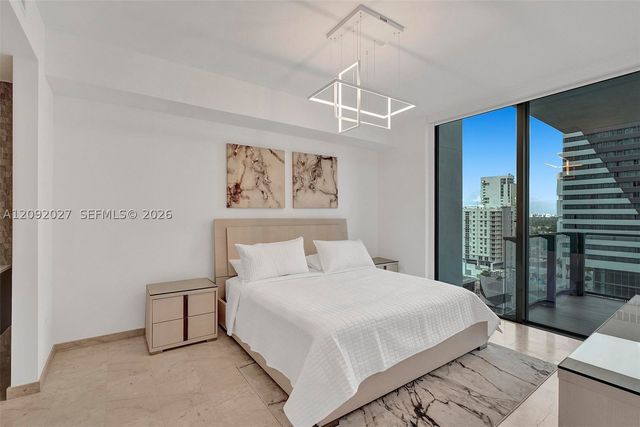 88 SW 7th St 910, Miami, FL 33130