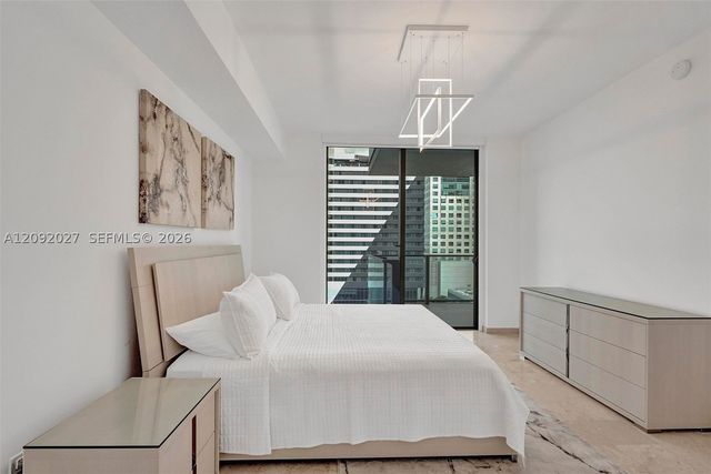 88 SW 7th St 910, Miami, FL 33130