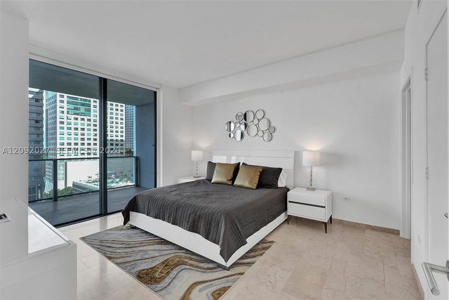 88 SW 7th St 910, Miami, FL 33130