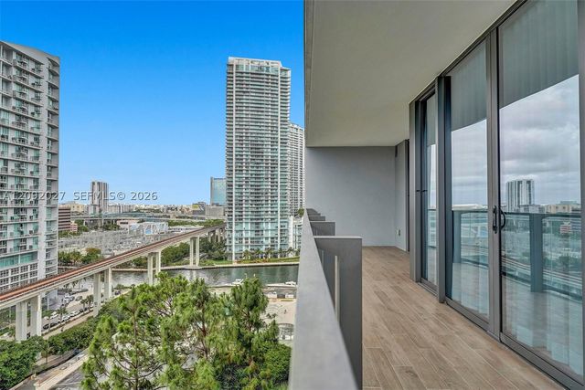 88 SW 7th St 910, Miami, FL 33130