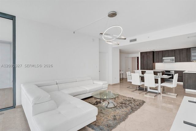 88 SW 7th St 910, Miami, FL 33130