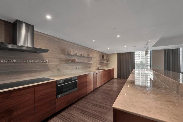 88 SW 7th St 910, Miami, FL 33130