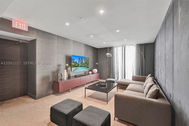 88 SW 7th St 910, Miami, FL 33130