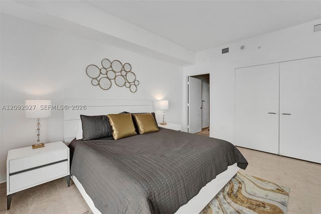 88 SW 7th St 910, Miami, FL 33130