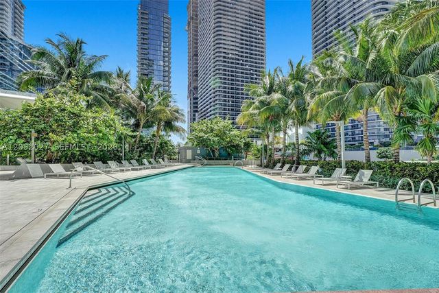 88 SW 7th St 910, Miami, FL 33130