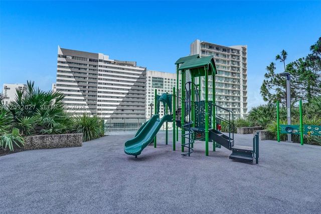 88 SW 7th St 910, Miami, FL 33130
