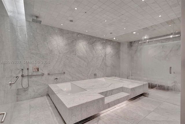 88 SW 7th St 910, Miami, FL 33130