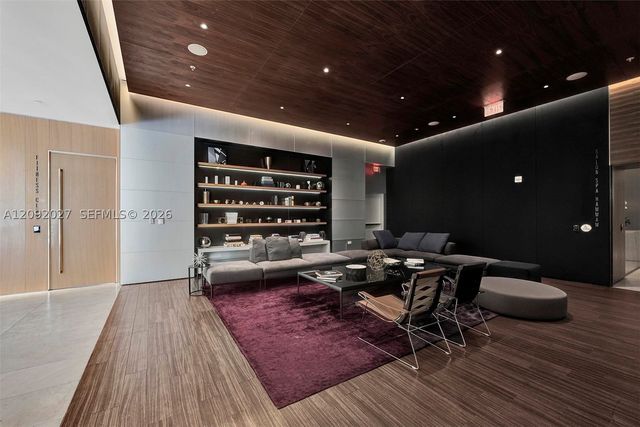 88 SW 7th St 910, Miami, FL 33130