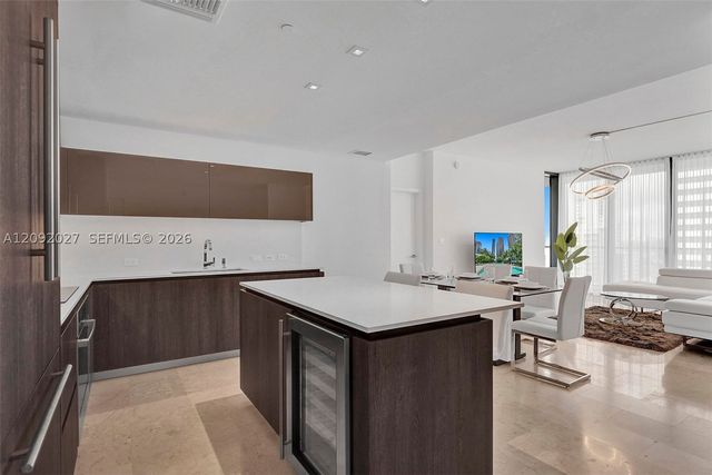 88 SW 7th St 910, Miami, FL 33130