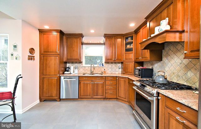 123 SHOAL CREEK DR, Blue Bell, PA 19422