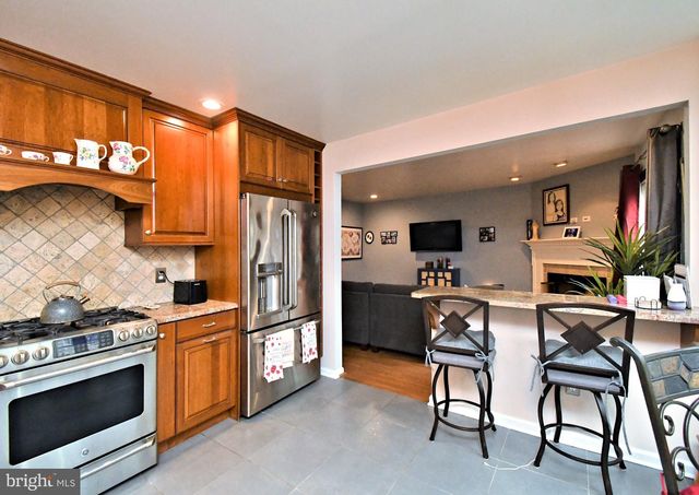 123 SHOAL CREEK DR, Blue Bell, PA 19422