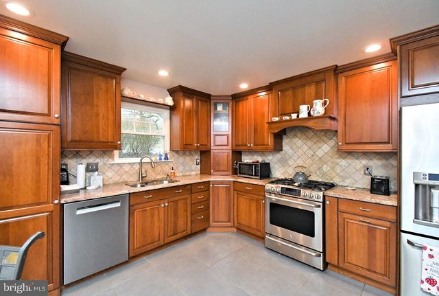 123 SHOAL CREEK DR, Blue Bell, PA 19422