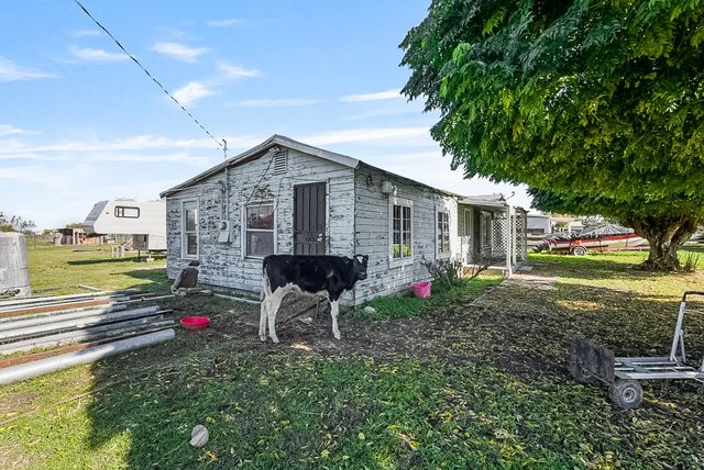 633 W Greenway Ave, Turlock, CA 95380