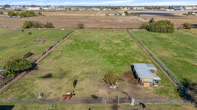 633 W Greenway Ave, Turlock, CA 95380