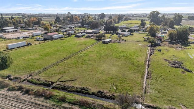 633 W Greenway Ave, Turlock, CA 95380