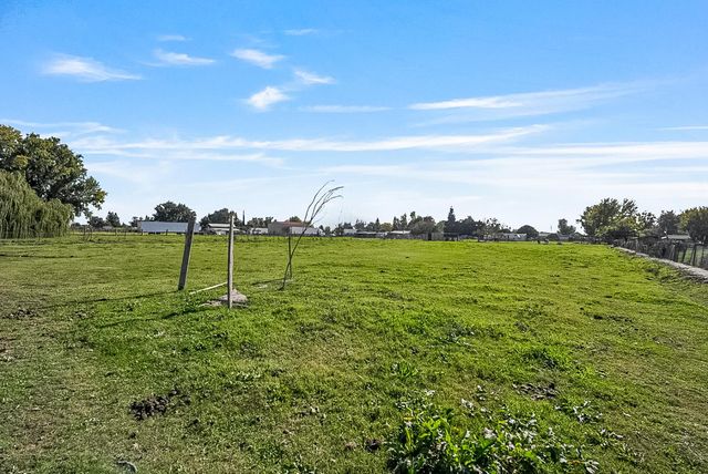 633 W Greenway Ave, Turlock, CA 95380