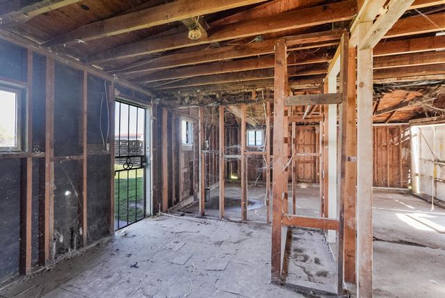 633 W Greenway Ave, Turlock, CA 95380