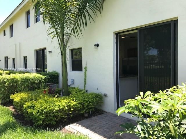 317 NE 194th Lane 317, Miami, FL 33179