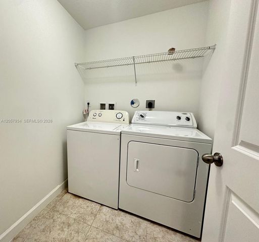 317 NE 194th Lane 317, Miami, FL 33179