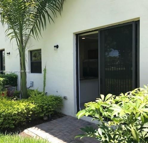 317 NE 194th Lane 317, Miami, FL 33179