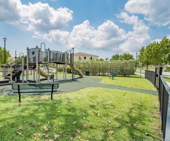 317 NE 194th Lane 317, Miami, FL 33179