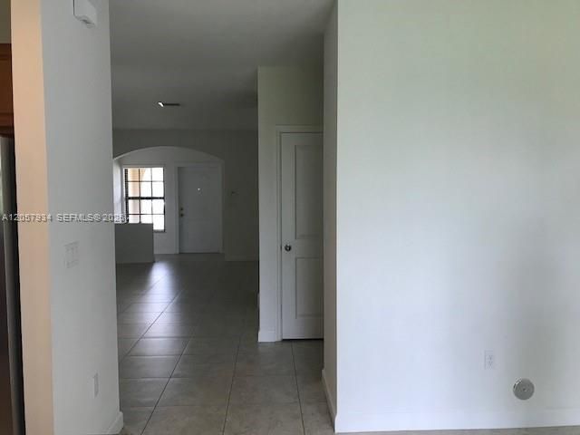 317 NE 194th Lane 317, Miami, FL 33179
