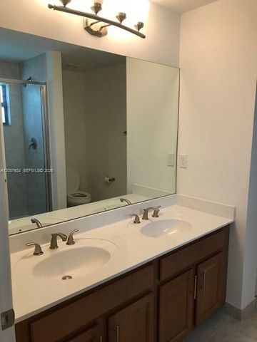 317 NE 194th Lane 317, Miami, FL 33179