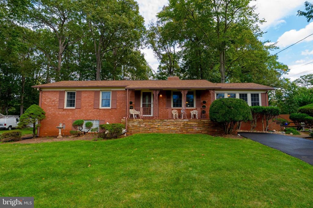 8508 STOKELY DR, Manassas, VA 20111