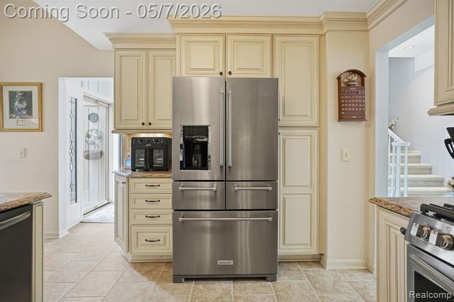 42626 Christina Drive, Sterling Heights, MI 48313