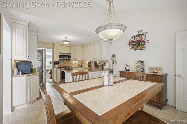 42626 Christina Drive, Sterling Heights, MI 48313