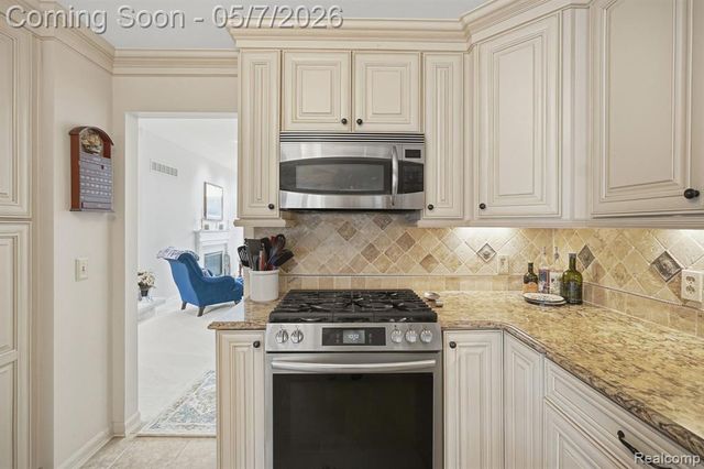 42626 Christina Drive, Sterling Heights, MI 48313