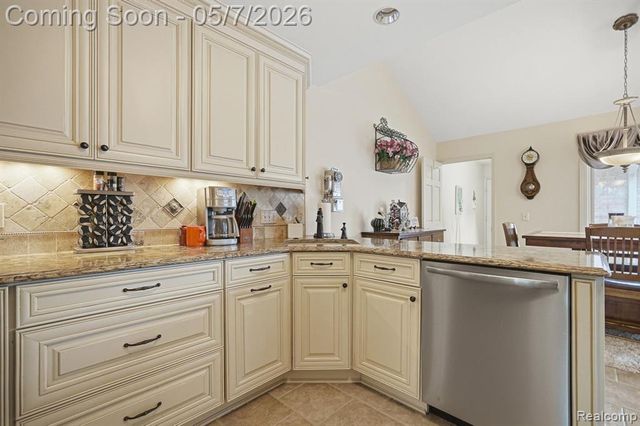 42626 Christina Drive, Sterling Heights, MI 48313