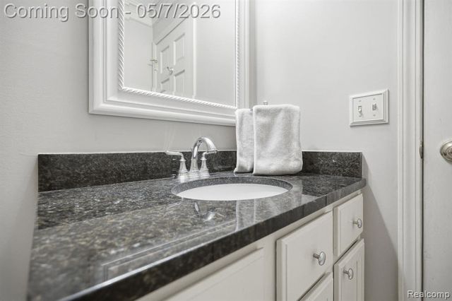 42626 Christina Drive, Sterling Heights, MI 48313