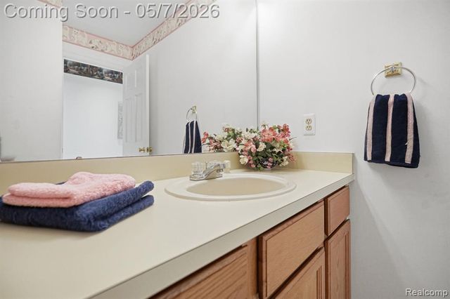 42626 Christina Drive, Sterling Heights, MI 48313