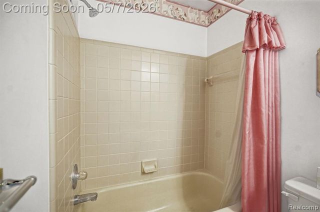42626 Christina Drive, Sterling Heights, MI 48313
