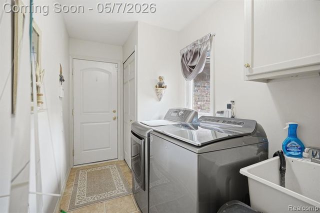 42626 Christina Drive, Sterling Heights, MI 48313