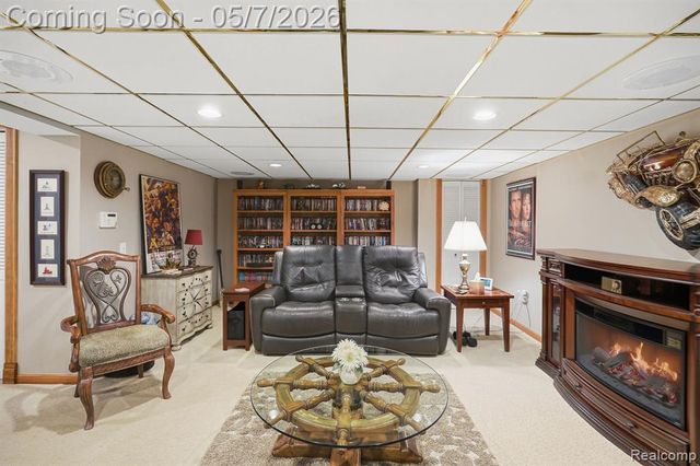 42626 Christina Drive, Sterling Heights, MI 48313
